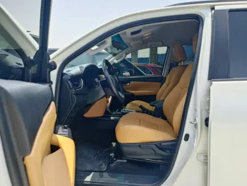 TOYOTA FORTUNER EXR A/T 2.7L V4 4WD PETROL 2018 WHITE COLOR