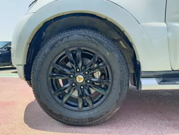 MITSUBISHI PAJERO GLS 3.8L V6 4WD A/T FULL OPTION 2018 MODEL YEAR WHITE COLOR