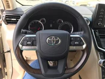 TOYOTA LAND CRUISER 4.0L 2022 Model Year White