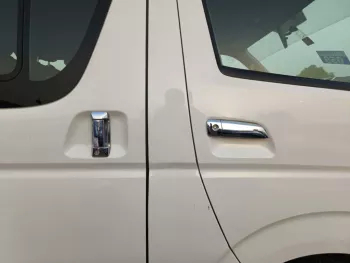 TOYOTA HIACE HIGH ROOF MT 2.7L V4 PETROL 15 STEATS WHITE 2015