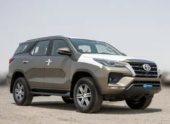 TOYOTA FORTUNER 2.4L DIESEL AT 4X4 MY2022 – BRONZE
