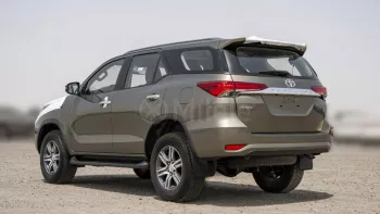 TOYOTA FORTUNER 2.4L DIESEL AT 4X4 MY2022 – BRONZE