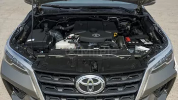 TOYOTA FORTUNER 2.4L DIESEL AT 4X4 MY2022 – BRONZE