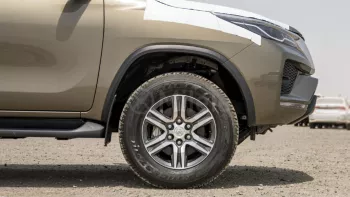 TOYOTA FORTUNER 2.4L DIESEL AT 4X4 MY2022 – BRONZE