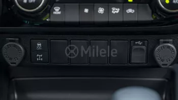 TOYOTA HILUX DC 2.4L DIESEL AT 4X4 MY2023 – BLACK