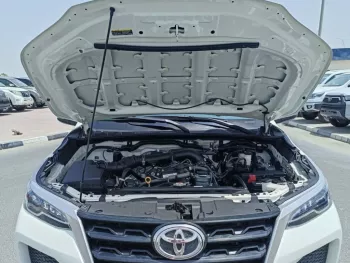 TOYOTA FORTUNER EXR 2.7L V4 PETROL 2022 MODEL YEAR WHITE