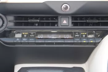 LHD - TOYOTA CROWN 2.5 HYBRID FWD PREMIUM AUTOMATIC.