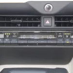 LHD - TOYOTA CROWN 2.5 HYBRID FWD PREMIUM AUTOMATIC. - Thumbnail 5