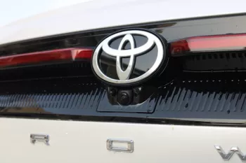 LHD - TOYOTA CROWN 2.5 HYBRID FWD PREMIUM AUTOMATIC.