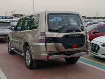 MITSUBISHI PAJERO GLS 3.5L V6 PETROL 2018 MODEL YEAR GOLDEN COLOR