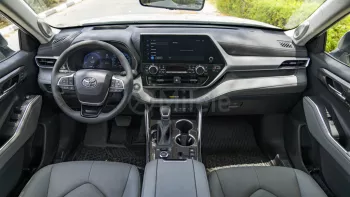 TOYOTA HIGHLANDER PLATINUM 2.4L PETROL AWD AT MY2023 – WHITE