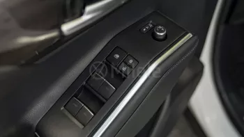 TOYOTA HIGHLANDER PLATINUM 2.4L PETROL AWD AT MY2023 – WHITE