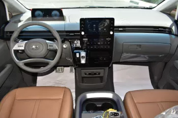 2023 HYUNDAI STARIA PREMIUM CEO 2.2 CRDI 8 SPEED AUTOMATIC AWD (7 SEATER)