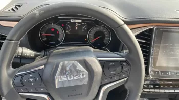 LHD – ISUZU MU - X 3.0 OTD PETROL 4WD RBD 2023 MODEL YEAR