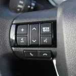 LHD - TOYOTA HILUX 2.4L DIESEL DOUBLE CAB 4WD MID AUTO 2023 MODEL YEAR - Thumbnail 9