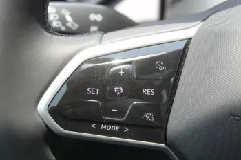 VOLKSWAGEN ID.4 CROSS PRO FULL ELECTRIC 2023 MODEL YEAR GREY