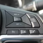 NISSAN NAVARA LE+ 2.5L DIESEL FULL 2023 SILVER - Thumbnail 10