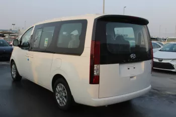 HYUNDAI STARIA 2.2L DIESEL FWD 2023 MODEL YEAR WHITE