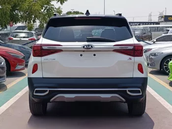 KIA SELTOS PETROL A/T 2.0L V4 2021 MODEL YEAR WHITE COLOR
