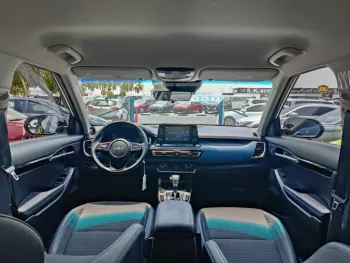 KIA SELTOS PETROL A/T 2.0L V4 2021 MODEL YEAR WHITE COLOR