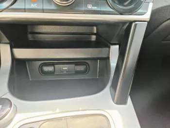 KIA SELTOS PETROL A/T 2.0L V4 2021 MODEL YEAR WHITE COLOR