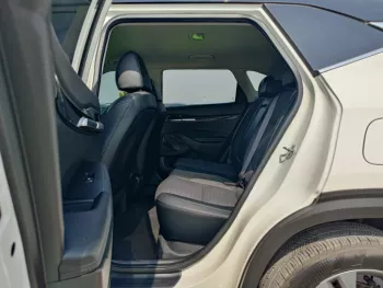 KIA SELTOS PETROL A/T 2.0L V4 2021 MODEL YEAR WHITE COLOR