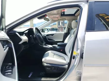 TOYOTA RAV4 XLE PETROL A/T 2.5L V4 2019 MODEL YEAR SILVER COLOR