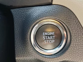 TOYOTA RAV4 XLE PETROL A/T 2.5L V4 2019 MODEL YEAR SILVER COLOR