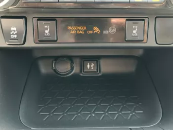TOYOTA RAV4 XLE PETROL A/T 2.5L V4 2019 MODEL YEAR SILVER COLOR