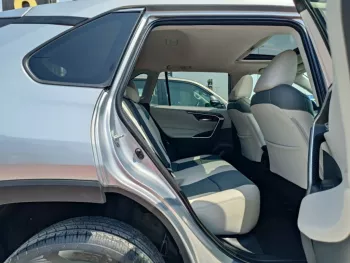 TOYOTA RAV4 XLE PETROL A/T 2.5L V4 2019 MODEL YEAR SILVER COLOR