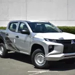 2023 MITSUBISHI L200 DOUBLE CAB PICKUP 2.4L DIESEL 4WD AUTOMATIC - Thumbnail 2