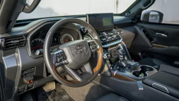 TOYOTA LAND CRUISER LC300 VX ARMORED 3.5L PETROL AT MY2023 – BLACK