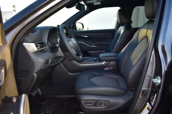 TOYOTA HIGHLANDER XSE 2.4L AWD 2023 MODEL YEAR BLACK COLOR