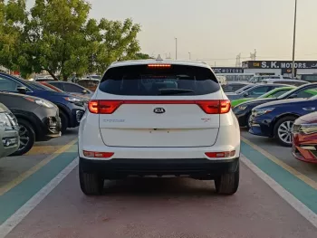 KIA SPORTAGE LX PETROL A/T 2.4L V4 4WD WHITE COLOR 2018 MODEL YEAR