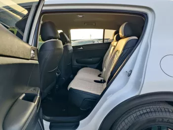 KIA SPORTAGE LX PETROL A/T 2.4L V4 4WD WHITE COLOR 2018 MODEL YEAR