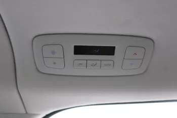 LHD - HYUNDAI STARIA 3.5L V6 PETROL 9 SEATER LUXURY PLUS AUTOMATIC 2023 MODEL YEAR