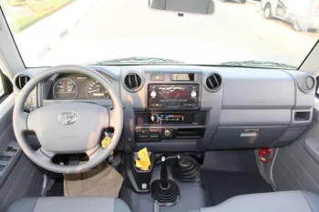 LHD - TOYOTA LAND CRUISER 76 4.2L DIESEL 6 SEATER STD MANUAL