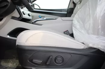 LHD - HYUNDAI TUCSON 2.5L PETROL 4WD ROYAL PLUS AUTOMATIC 2023 MODEL YEAR