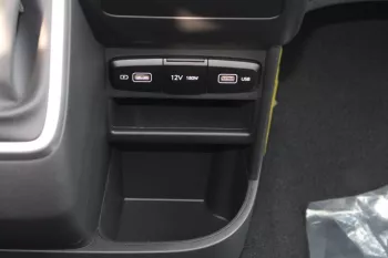 LHD - HYUNDAI STARIA 2023 3.5L V6 PETROL 11 SEATER PREMIUM AUTOMATIC