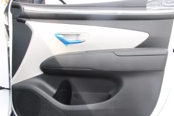 HYUNDAI TUCSON 2.5L PETROL 4WD ROYAL PLUS 2023 MODEL YEAR WHITE