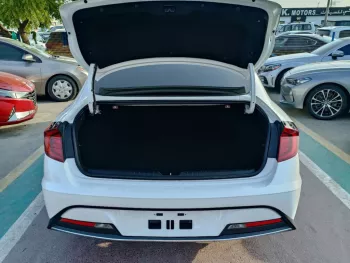 HYUNDAI SONATA SE 2.4L V4 PETROL A/T WHITE COLOR 2021