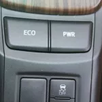 TOYOTA FORTUNER 2.7L PETROL RWD 2023 MODEL YEAR WHITE COLOR - Thumbnail 19