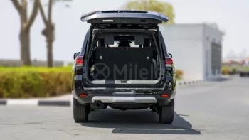 TOYOTA LAND CRUISER LC300 GR SPORT 3.3L DIESEL AT MY2022 – BLACK