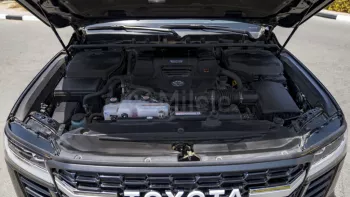 TOYOTA LAND CRUISER LC300 GR SPORT 3.3L DIESEL AT MY2022 – BLACK