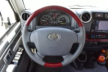 2023 TOYOTA LAND CRUISER 76 HARDTOP LIMITED V8 4.5L TURBO DIESEL 4WD MANUAL