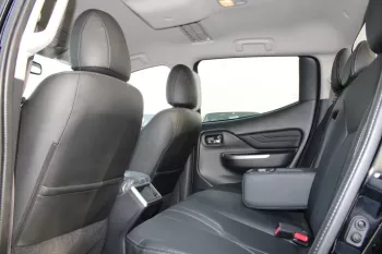 LHD - MITSUBISHI L200 2.4L TURBO DSL SPORTERO DC GLS HIGH AUTO