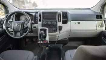 TOYOTA HIACE HR 2.8L DIESEL MT AMBULANCE MY2023 – WHITE