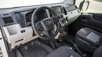 TOYOTA HIACE HR 2.8L DIESEL MT AMBULANCE MY2023 – WHITE