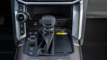 TOYOTA LAND CRUISER 300 VX 3.5L PETROL AT MY2022 – SILVER