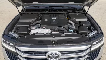 TOYOTA LAND CRUISER 300 VX 3.5L PETROL AT MY2022 – SILVER